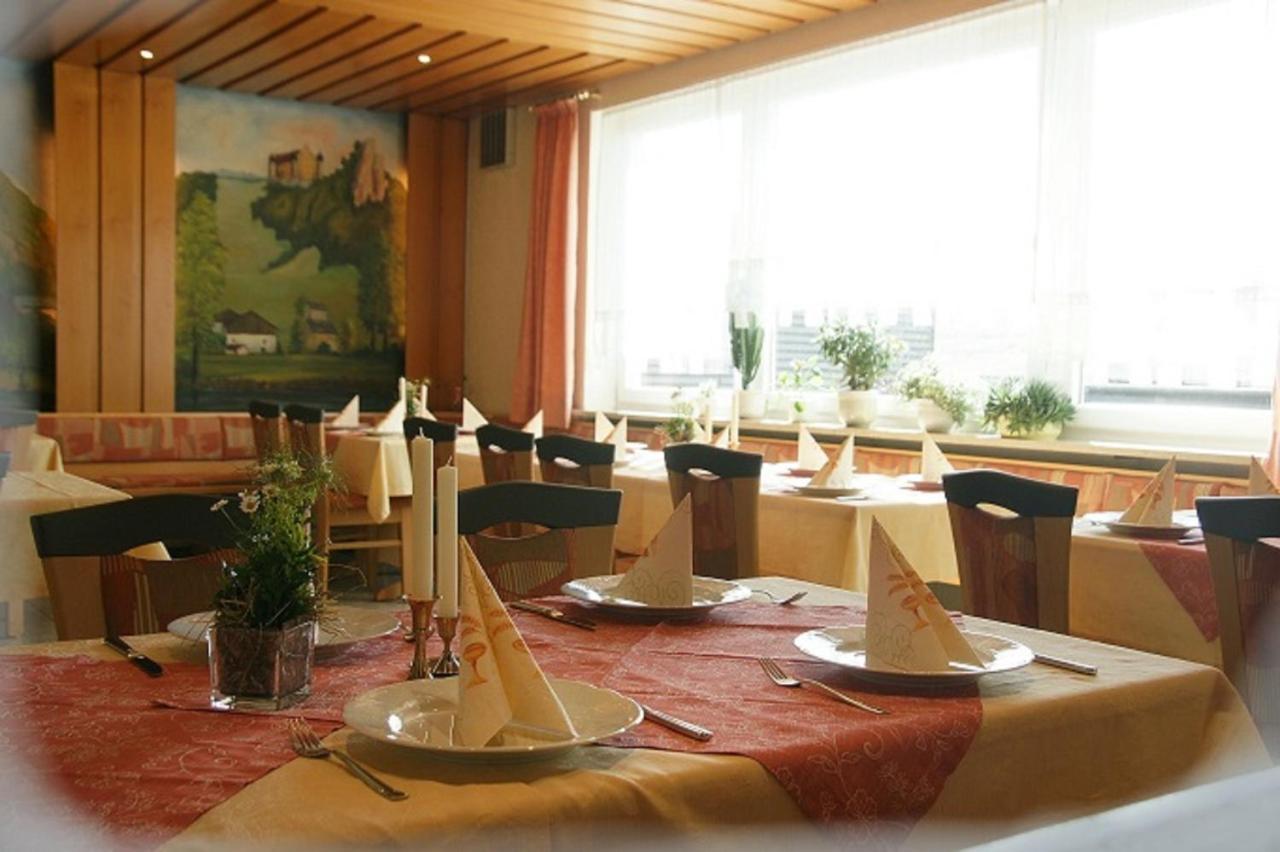 ריאדנבורג Landgasthof Zur Linde מראה חיצוני תמונה